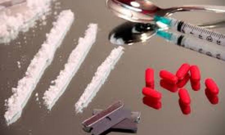 Macerata, controlli antidroga in città e fuori dai locali della costa: raffica di denunce