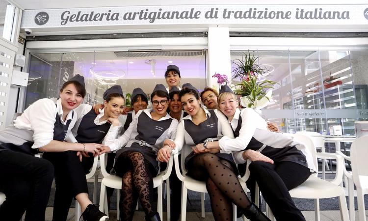 Macerata, locali rinnovati e tante altre novità per la storica gelateria "Tutto gelato"