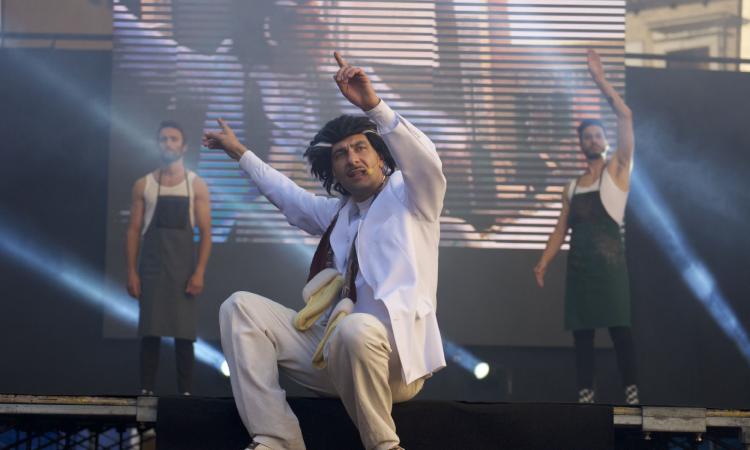 Civitanova, sold out all'Annibal Caro per il 17 marzo. In scena Piero Massimo Macchini con "Sordi"