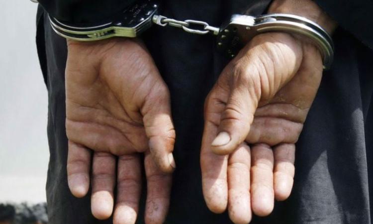 Fermati dai carabinieri con un chilo di hashish: in manette un albanese e un'italiana