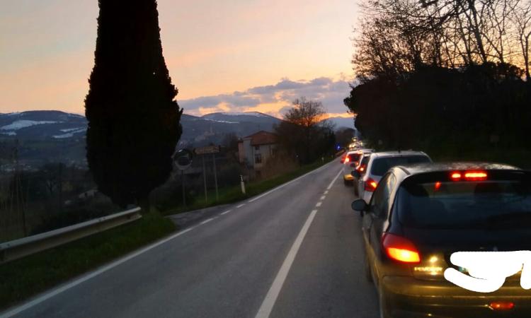 San Severino, tamponamento tra auto: traffico in tilt