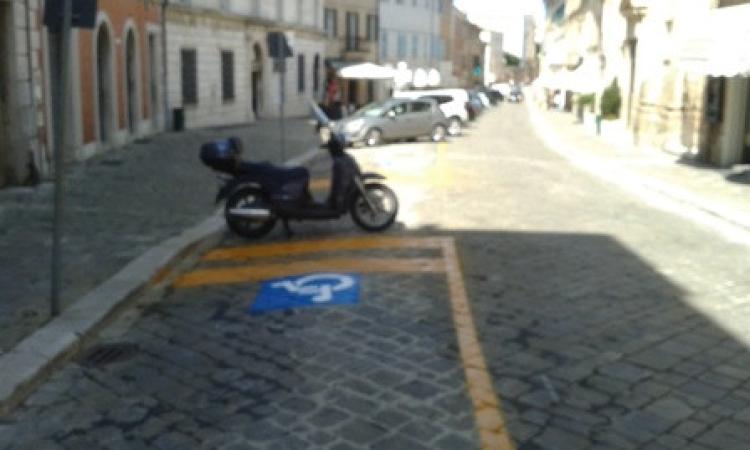 Beccato il furbetto dei parcheggi per disabili