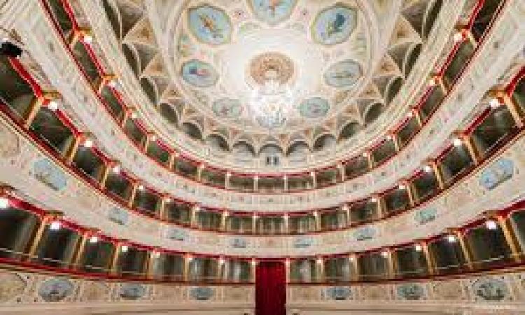 Teatri Sanseverino: lettura scenica con Lucia Tancredi e commedia dialettale con l'Alternativa