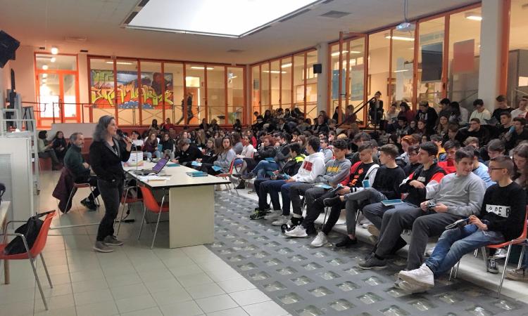 Costituzione della Repubblica Italiana in dono agli studenti del Bramante