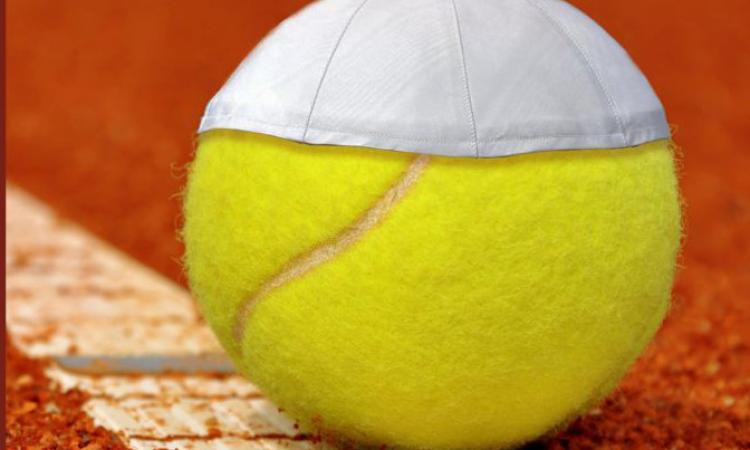 "Vince chi serve": al via il torneo di tennis per vescovi, sacerdoti e diaconi a Recanati