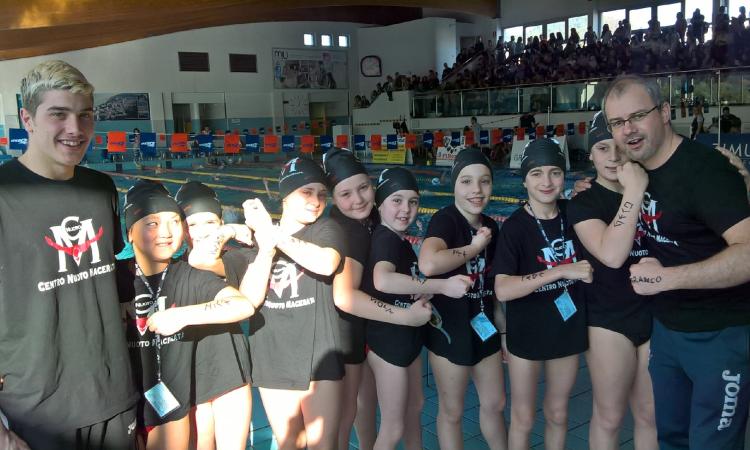 Centro Nuoto Macerata, bene i baby atleti al Meeting di Chiaravalle e poi ai Regionali di Grottammare