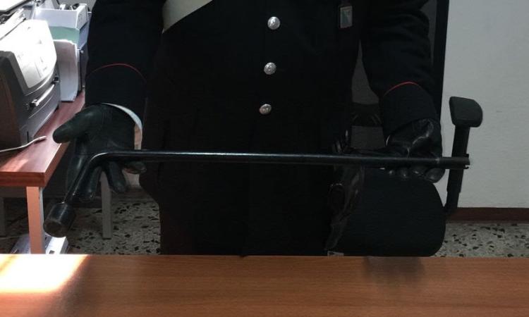 Picchia il compagno della ex: arrestato per stalking Picchia il compagno della ex: arrestato per stalking