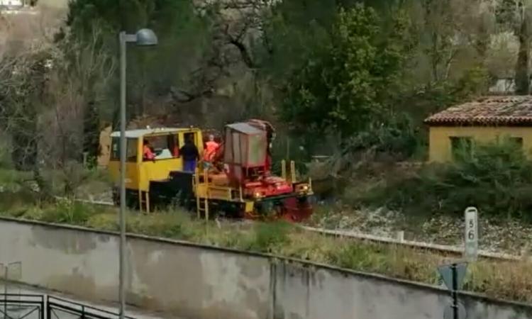 Terremoto: controlli su edifici strategici e lungo la linea ferroviaria a San Severino