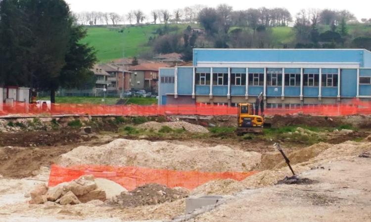 Sisma, riapre il cantiere del "Divini" Sisma, riapre il cantiere del "Divini"