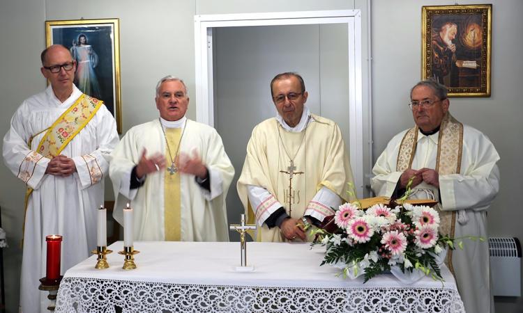 Monte Cavallo ha la sua nuova chiesa grazie alla solidarietà della Caritas di Parma Monte Cavallo ha la sua nuova chiesa grazie alla solidarietà della Caritas di Parma