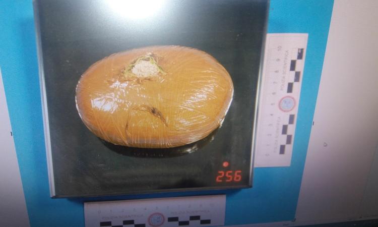 Sorpreso con 25mila euro di eroina, in manette 31enne