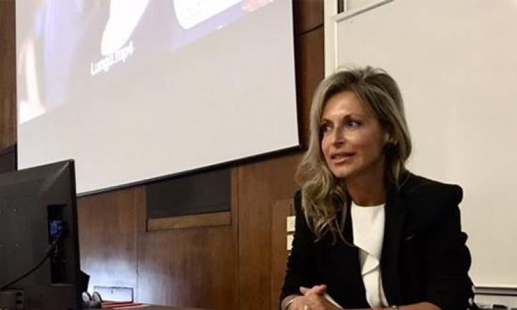 Macerata, Rotary Club e Liceo Classico Linguistico promuovo un incontro su "Essere genitori oggi" Macerata, Rotary Club e Liceo Classico Linguistico promuovo un incontro su "Essere genitori oggi"