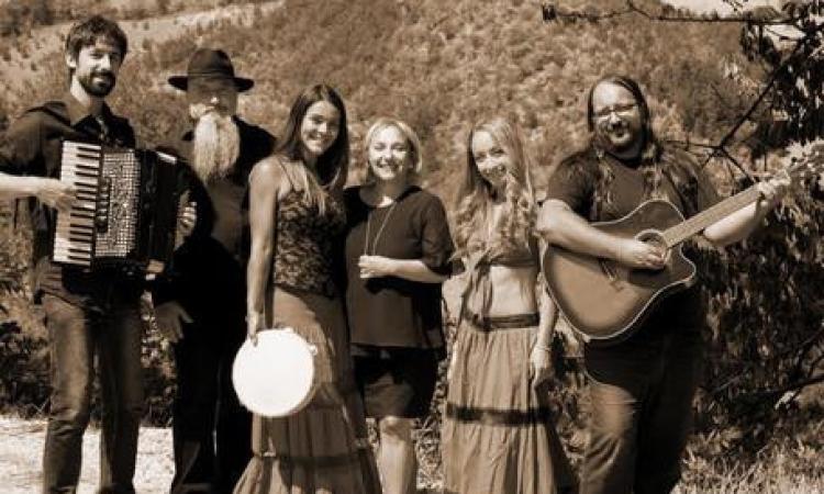 Un disco per ricordare i partigiani delle Marche: nasce grazie al gruppo folk di Recanati Sambene