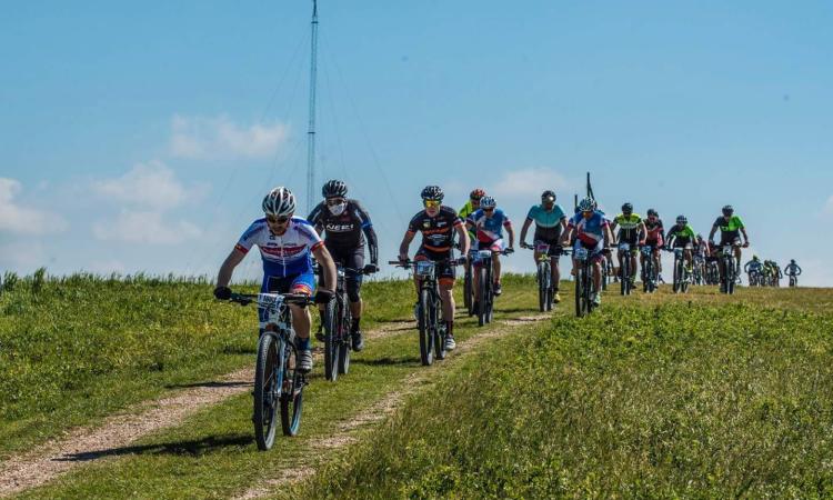 Cingoli, al via la ventunesima edizione della Gran Fondo per Mountain Bike "9 Fossi"