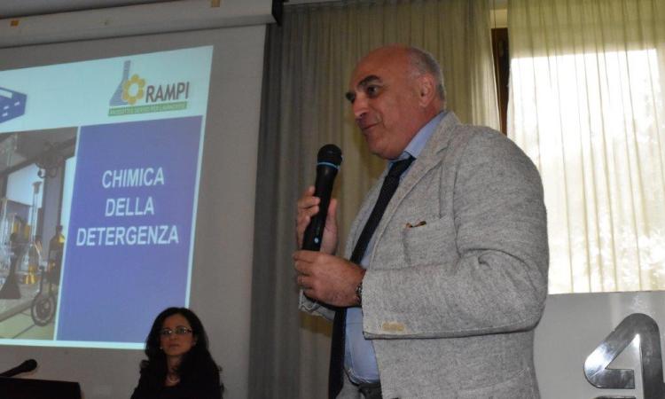 Professionisti di Lavanderia: un corso all'Hotel Grassetti Professionisti di Lavanderia: un corso all'Hotel Grassetti