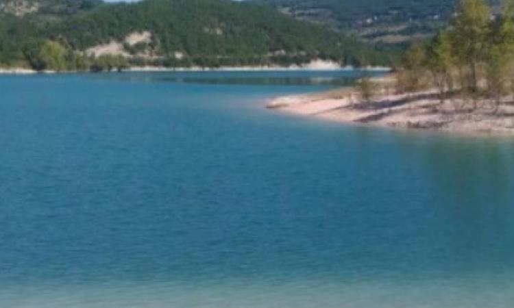 Fiastra, spinelli in riva al lago. Cinque tolentinati nei guai