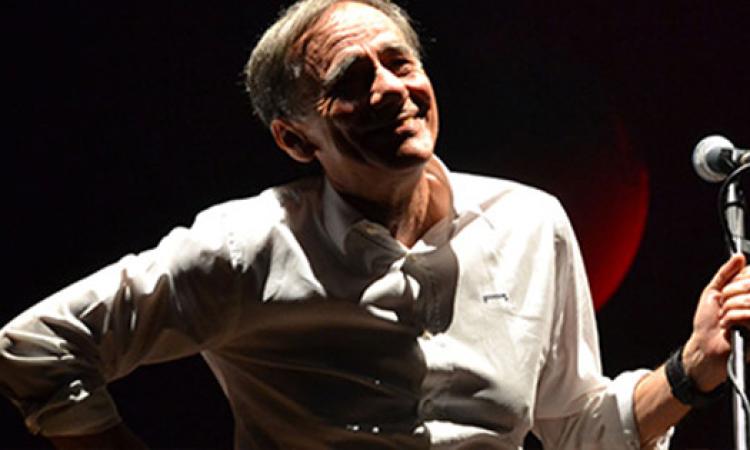 San Severino, Roberto Vecchioni sul palco di piazza del Popolo