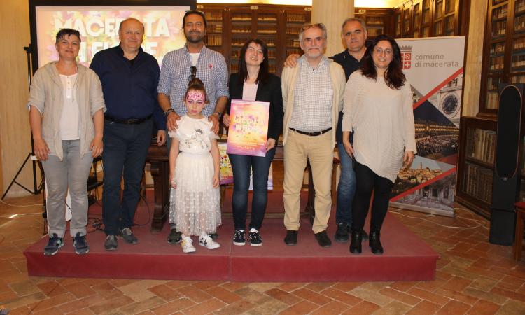 Nel fine settimana la città sarà “Macerata in fiore”: in centro storico mostra–mercato di fiori e piante Nel fine settimana la città sarà “Macerata in fiore”: in centro storico mostra–mercato di fiori e piante