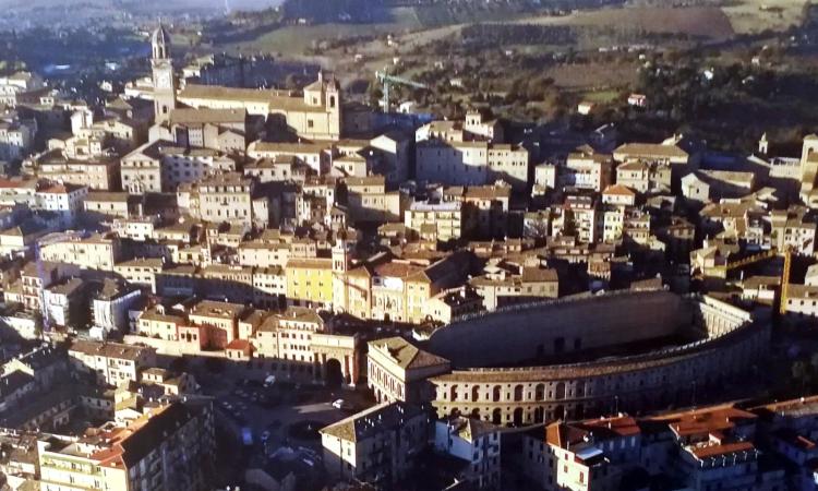 Sulla "Macerata bene" spunta in rete un articolo choc: il sesso, la corruzione, le scomparse e l'omicidio di Pamela