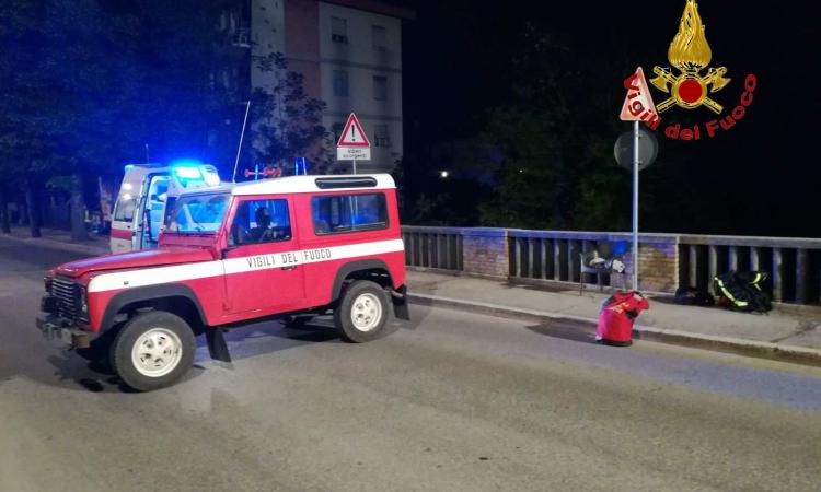 Tragico volo dal ponte di San Rocco, ancora un gesto estremo a Matelica Tragico volo dal ponte di San Rocco, ancora un gesto estremo a Matelica