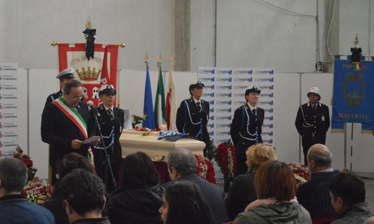 A Camerino l'ultimo commosso saluto a Dario Conti