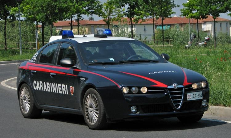 Civitanova, in auto con dosi di cocaina: denunciati