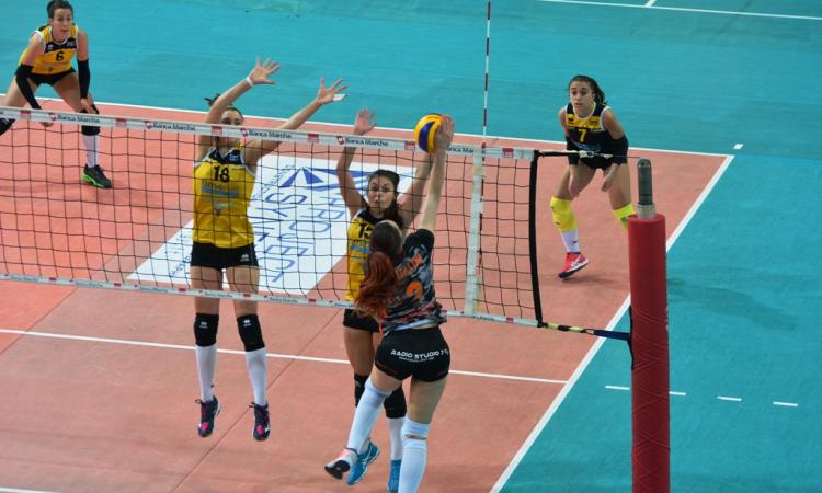 Volley femminile, la Roana Cbf HR Volley Macerata vince con Empoli e centra i playoff per la A2 Volley femminile, la Roana Cbf HR Volley Macerata vince con Empoli e centra i playoff per la A2