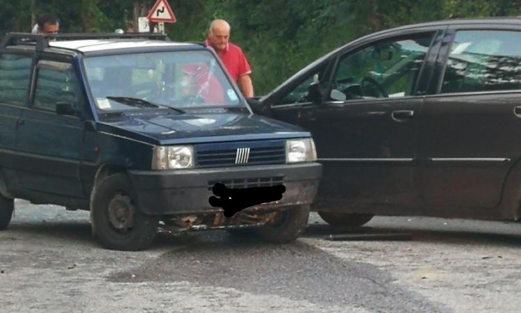 Macerata, scontro tra auto: un uomo e una donna in ospedale