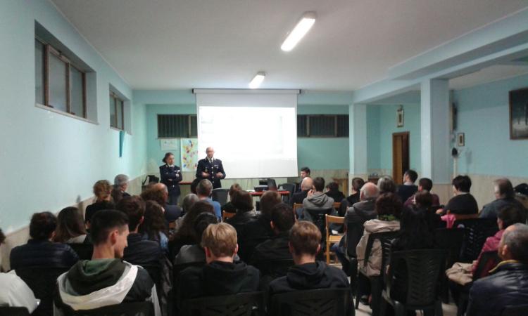 Droga, educazione e prevenzione: incontro a Potenza Picena con la Polizia di Stato