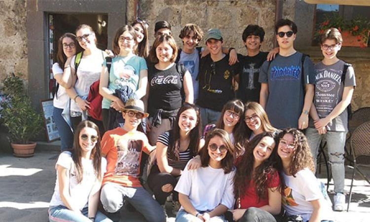 Liceo Classico Leopardi, gli studenti vincono il concorso “Tutti parliamo Greco” Liceo Classico Leopardi, gli studenti vincono il concorso “Tutti parliamo Greco”