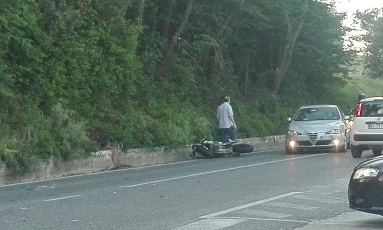 Macerata, scontro tra auto e moto: ferito centauro 30enne