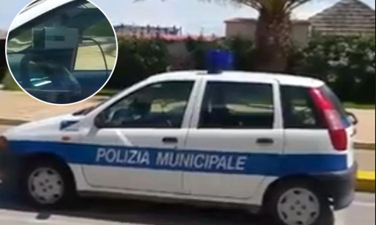 Civitanova, Targa System scambiato per autovelox fa indignare i cittadini Civitanova, Targa System scambiato per autovelox fa indignare i cittadini