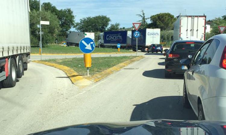 Tamponamento in superstrada: traffico paralizzato a Civitanova - -FOTO