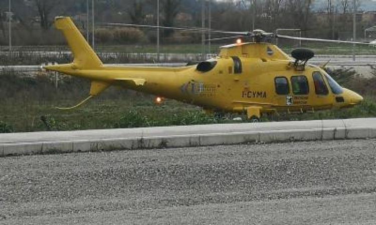 Precipitano dalla piattaforma, gravi tre operai Precipitano dalla piattaforma, gravi tre operai