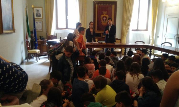 Potenza Picena: gli alunni delle elementari in visita agli uffici comunali e al Municipio