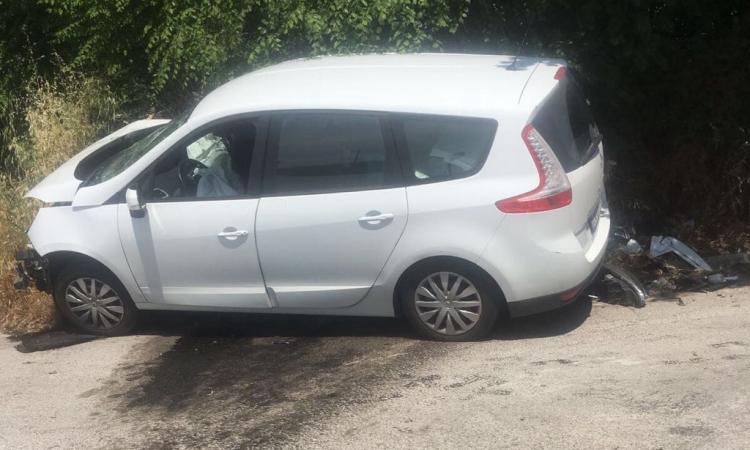 Recanati: schianto a Chiarino, un ferito