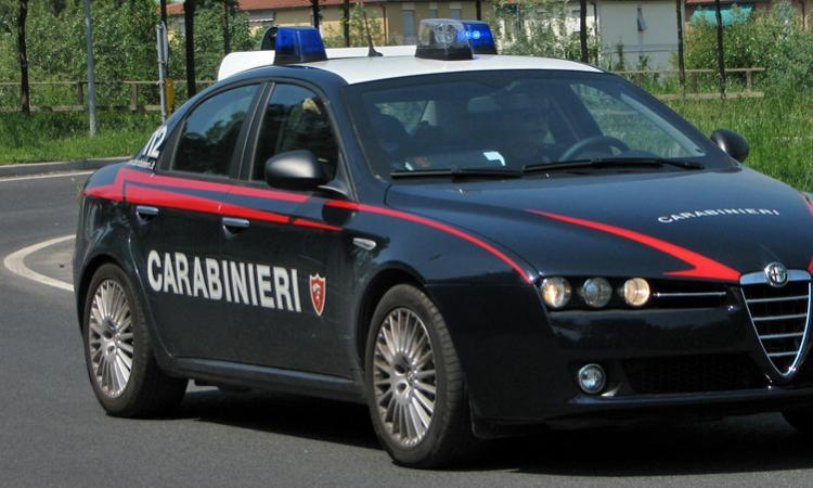Trovato con un chilo di droga nel trolley: era diretto a Macerata. Arrestato nigeriano Trovato con un chilo di droga nel trolley: era diretto a Macerata. Arrestato nigeriano