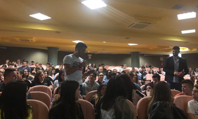 Sarnano, all'Ipsia Frau lezione di Costituzione Sarnano, all'Ipsia Frau lezione di Costituzione