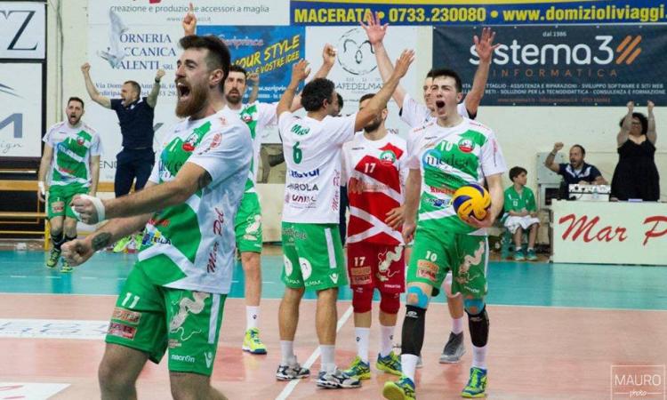 Vittoria in Gara2 per la Medea Macerata. E adesso lo spareggio per la finale Vittoria in Gara2 per la Medea Macerata. E adesso lo spareggio per la finale