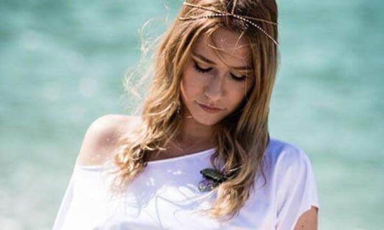 La paura di affogare: il nuovo singolo dell'artista marchigiana Viola Thian La paura di affogare: il nuovo singolo dell'artista marchigiana Viola Thian