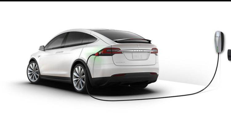 Il Tesla Destination Tour approda a Camerino: tre giorni per parlare di energia pulita e veicoli elettrici