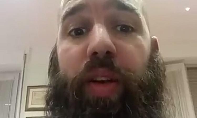 "Non la taglio fin quando non arrivano le Sae": giovane di Camerino si fa la barba dopo 19 mesi "Non la taglio fin quando non arrivano le Sae": giovane di Camerino si fa la barba dopo 19 mesi
