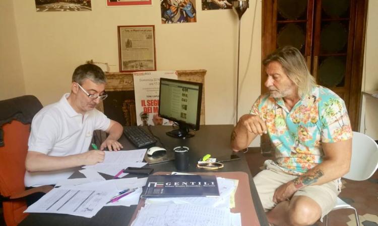 Avvocato messo ko, parla Carlo Gasparetti: "Mi provoca e diffama da tre anni. Stamattina mi sono solo difeso" Avvocato messo ko, parla Carlo Gasparetti: "Mi provoca e diffama da tre anni. Stamattina mi sono solo difeso"