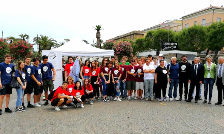 La caccia al tesoro “io sono originale” ha fatto tappa a Civitanova La caccia al tesoro “io sono originale” ha fatto tappa a Civitanova