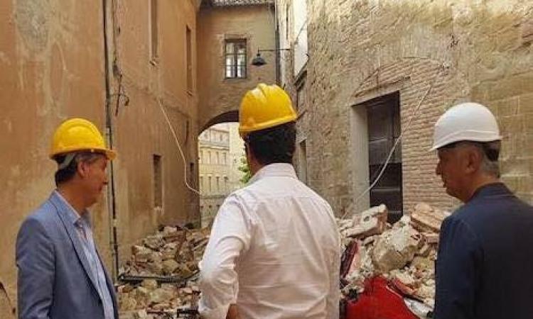 Fiori (Forza Italia): "Conte faccia come Berlusconi: CdM nei luoghi del sisma" Fiori (Forza Italia): "Conte faccia come Berlusconi: CdM nei luoghi del sisma"