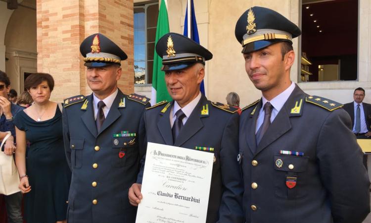 Pieve Torina: il Brigadiere Claudio Bernardini nominato Cavaliere al Merito della Repubblica Italiana Pieve Torina: il Brigadiere Claudio Bernardini nominato Cavaliere al Merito della Repubblica Italiana