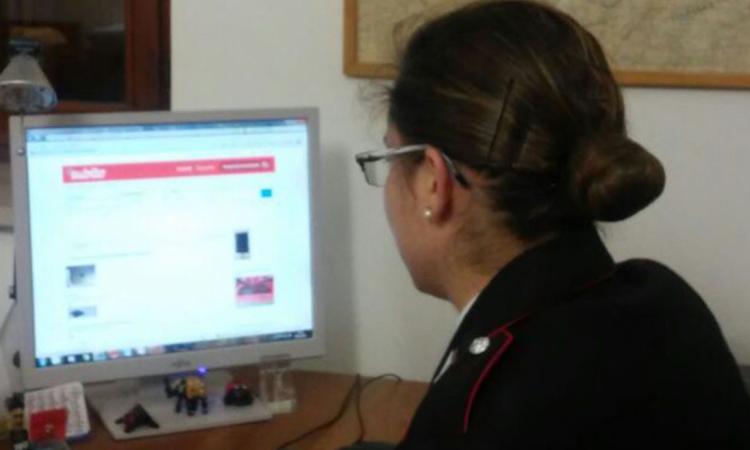 Vende cane di razza via internet, ma è una truffa: denunciato 43enne