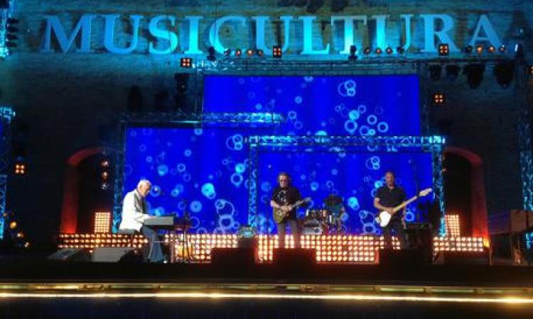 Musicultura, Procol Harum apre il festival con un omaggio a Fabrizio Frizzi Musicultura, Procol Harum apre il festival con un omaggio a Fabrizio Frizzi