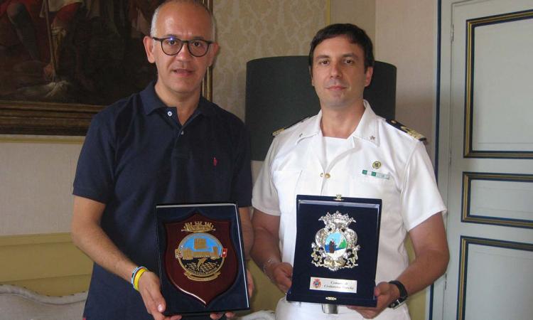 Civitanova, il comandante De Tommasi a Palazzo Sforza per il saluto al sindaco Ciarapica Civitanova, il comandante De Tommasi a Palazzo Sforza per il saluto al sindaco Ciarapica