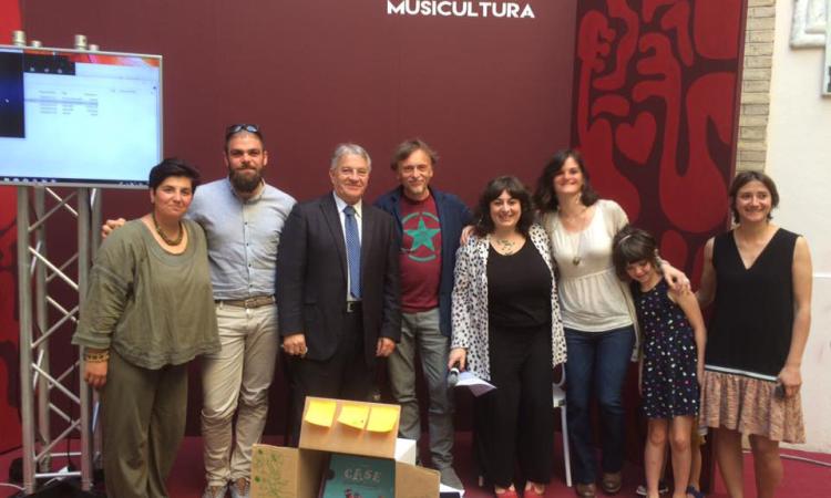 "Tutto è qui. Storie di resilienze e ricostruzione sospesa” alla Controra di Musicultura